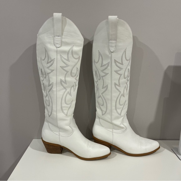 Cierws White Tall Cowboy Boots - Picture 3 of 3